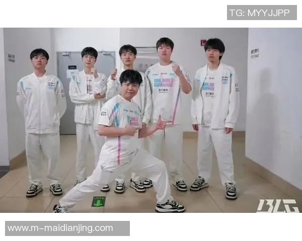 深度分析JDG战队在S15赛季中路突破打法的独特策略与执行技巧